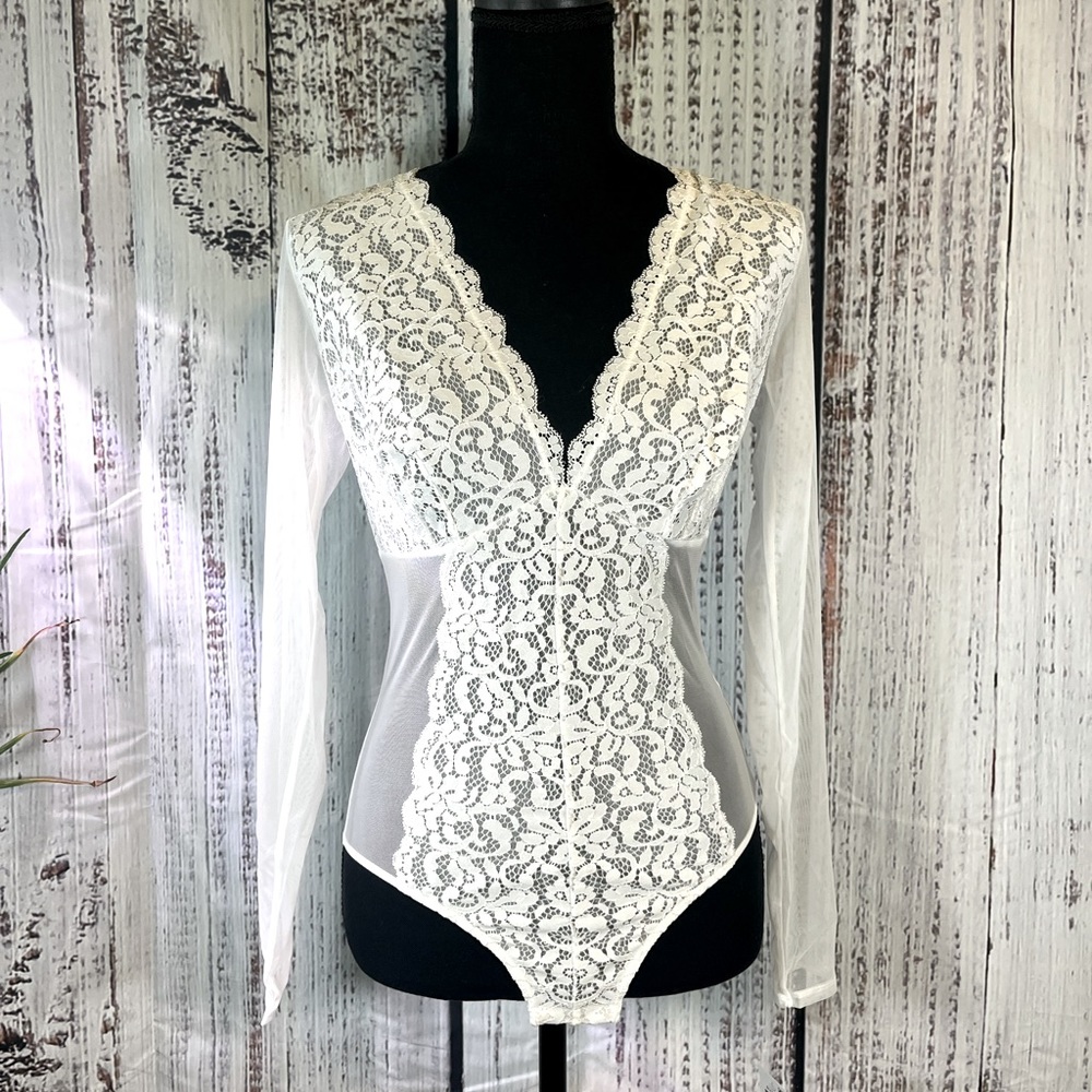 International Concepts Intimates White Mesh Lingerie Bodysuit NWT Size Medium
